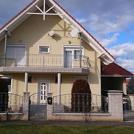 Natalie Appartment Bük Eksteriør billede