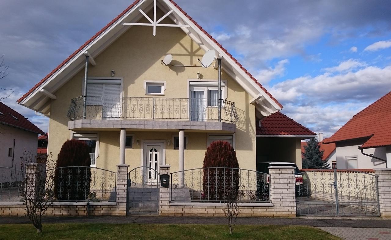 Natalie Appartment Bük Eksteriør billede